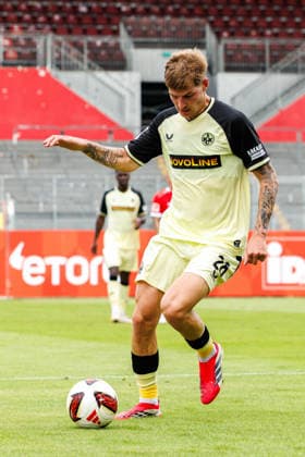 MAINZ, GERMANY - JULY 17: Paul Joly (1. FC Kaiserslautern, 26) controls the ball during the exhibition game between 1. FSV Mainz 05 vs. 1. FC Kaiserslautern at Bruchweg Stadium in preparation for the Bundesliga season 2026 27 on July 17, 2026 in Mainz, Germany. DFL REGULATIONS PROHIBIT ANY USE OF PHOTOGRAPHS AS IMAGE SEQUENCES AND OR QUASI-VIDEO. Rhineland-Palatinate Germany Copyright: xStephanxHahnex