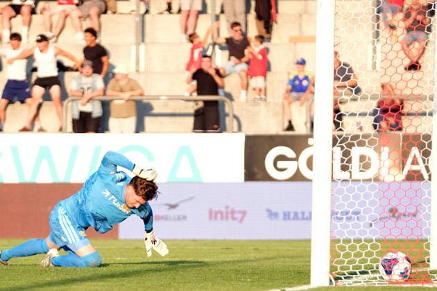 Football - Friendly - FCW vs UNION Berlin - Carl Krauss vents his anger after conceding the goal Winterthur Schützenwiese Zürich Schweiz Copyright: xSergioxBrunettix