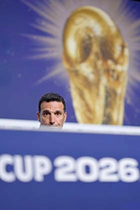 July 17, 2026, New York, New York, United States: Lionel Scaloni head coach of the Argentina speaks during the press conference, PK, Pressekonferenz of Argentina two days ahead of the FIFA World Cup, WM, Weltmeisterschaft, Fussball 2026 final match between Spain and Argentina at Javits Center in New York, United States on July 17, 2026. Photo: DiaEsportivo FIFA World Cup 2026, Argentina Press Conference, New York, United States  - ZUMAh208 20260717_zsp_h208_039 Copyright: xHeulerxAndreyx