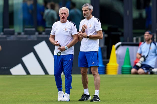 July 17, 2026, Fort Lauderdale, Florida, USA: Didier Deschamps(L) of France and fitness coach Cyril Moine(R) attend a France soccer team training session in preparation for a FIFA World Cup, WM, Weltmeisterschaft, Fussball 26 Bronze Final match between France and England. Fort Lauderdale USA - ZUMAa257 20260717_zsp_a257_031 Copyright: xChrisxArjoonx