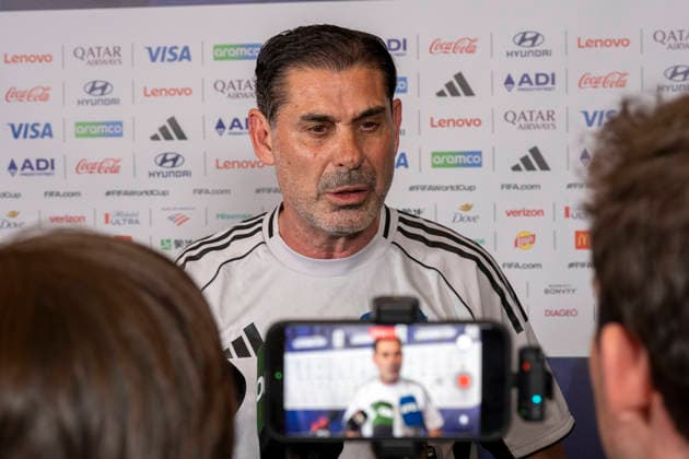 Fernando Hierro, a former Spanish soccer player and coach, speaks during a Soccer Legends event at the 2026 FIFA World Cup, WM, Weltmeisterschaft, Fussball Fan Fest at Rockefeller Center in New York, USA, 17 July 2026. Soccer Legends in New York !ACHTUNG: NUR REDAKTIONELLE NUTZUNG!  Copyright: xÁngelxColmenaresx AME361 20260718-55020926742_1