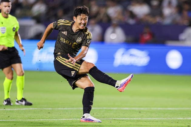 Major League Soccer - Los Angeles Football Club vs LA Galaxy LAFC forward Son Heung-min scores a goal during a Major League Soccer MLS, Fussball Herren, USA match between Los Angeles Football Club (LAFC) and the LA Galaxy at Dignity Health Sports Park in Carson, California, USA, 17 July 2026. CARSON CALIFORNIA United States  Copyright: xCHRISxTORRESx