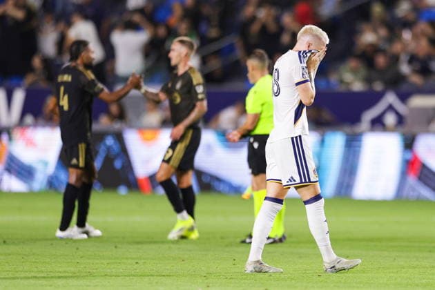 Major League Soccer - Los Angeles Football Club vs LA Galaxy LA Galaxy midfielder Marco Reus reacts to losing an Major League Soccer MLS, Fussball Herren, USA match between Los Angeles Football Club (LAFC) and the LA Galaxy at Dignity Health Sports Park in Carson, California, USA, 17 July 2026. CARSON CALIFORNIA United States  Copyright: xCHRISxTORRESx