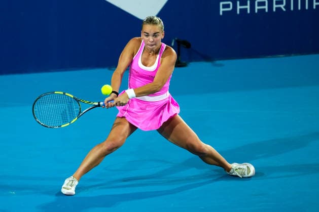 Vanda Pharmaceuticals Athens Open - Day 5 Sara Bejlek of the Czech Republic plays against Clara Tauson of Denmark during their quarterfinal match at the 2026 Vanda Pharmaceuticals Athens Open Women s tennis tournament at the Athens Olympic Tennis Centre in Athens, Greece. Athens Athens Greece  Copyright: xOwenxHammondx originalFilename:hammond-2026vand260717_npE9P.jpg