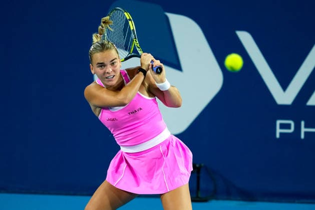 Vanda Pharmaceuticals Athens Open - Day 5 Sara Bejlek of the Czech Republic plays against Clara Tauson of Denmark during their quarterfinal match at the 2026 Vanda Pharmaceuticals Athens Open Women s tennis tournament at the Athens Olympic Tennis Centre in Athens, Greece. Athens Athens Greece  Copyright: xOwenxHammondx originalFilename:hammond-2026vand260717_npYAj.jpg