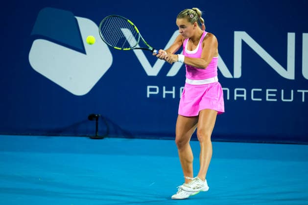 Vanda Pharmaceuticals Athens Open - Day 5 Sara Bejlek of the Czech Republic plays against Clara Tauson of Denmark during their quarterfinal match at the 2026 Vanda Pharmaceuticals Athens Open Women s tennis tournament at the Athens Olympic Tennis Centre in Athens, Greece. Athens Athens Greece  Copyright: xOwenxHammondx originalFilename:hammond-2026vand260717_npCoc.jpg