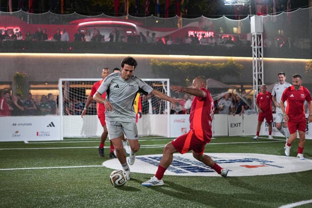 (260718) -- NEW YORK, July 18, 2026 -- Former football player of Brazil Kaka (1st L) competes during a FIFA Legends Cup match held ahead of the final match between Argentina and Spain at the 2026 FIFA World Cup, WM, Weltmeisterschaft, Fussball at Rockefeller Center in New York, the United States, July 17, 2026. ) (SP)U.S.-NEW YORK-FOOTBALL-FIFA WORLD CUP-LEGENDS CUP HuangxZongzhi 