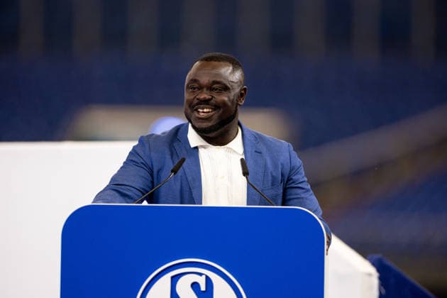 18.07.2026, Mitgliederversammlung 2026 des FC Schalke 04 in der Veltins Arena. Gerald Asamoah lacht. Gelsenkirchen Veltins Arena NRW Deutschland xRHR-FOTO DEx *** July 18, 2026, FC Schalke 04 s 2026 General Meeting at the Veltins Arena; Gerald Asamoah laughs; Gelsenkirchen; Veltins Arena; North Rhine-Westphalia; Germany; xRHR; PHOTO: DEx Copyright: DennisxEwert RHR-FOTOx RHR-FOTO DE