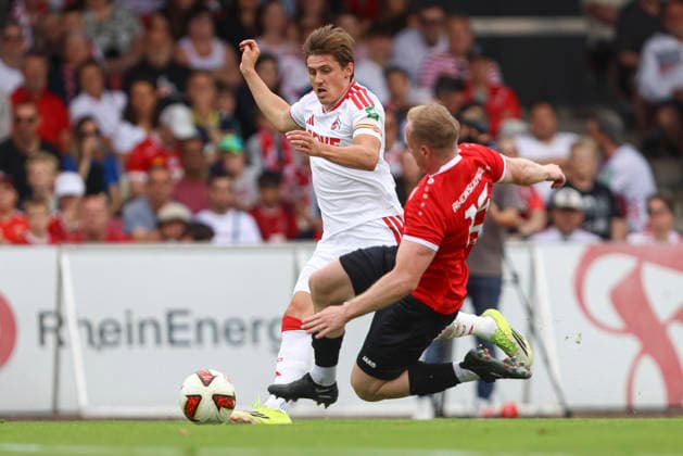 Alessio Castro-Montes (1. FC Köln) und Tom Krieg (FC Rheinsüd Köln) im Zweikampf waehrend des Testspiels zwischen 1.FC Köln und FC Rheinsüd Köln, Suedstadion am 18. July 2026 in Köln, Deutschland. (Foto von Oliver Kaelke DeFodi Images) +++ Alessio Castro-Montes (1. FC Köln) und Tom Krieg (FC Rheinsüd Köln) battle for the ball during the friendly match between 1.FC Köln and FC Rheindsüd Köln at Suedstadion on July 18, 2026 in Cologne, Germany. (Photo by Oliver Kaelke DeFodi Images) (Photo by Oliver Kaelke DeFodi Images) - *** Alessio Castro Montes of 1 FC Köln and Tom Krieg of FC Rheinsüd Köln battle for the ball during the friendly match between 1 FC Köln and FC Rheinsüd Köln, Suedstadion on July 18, 2026, in Cologne, Germany. Photo by Oliver Kaelke, DeFodi Images. Alessio Castro Montes of 1 FC Köln and Tom Krieg of FC Rheinsüd Köln battle for the ball during the friendly match between 1 FC Köln and FC Rheinsüd Köln at Suedstadion on July 18, 2026 in Cologne, Germany Photo by Oliver Kaelke, DeFodi Images Photo by Oliver Kaelke, DeFodi Images