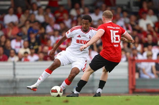 Youssoupha Niang (1. FC Köln) und Tom Krieg (FC Rheinsüd Köln) im Zweikampf waehrend des Testspiels zwischen 1.FC Köln und FC Rheinsüd Köln, Suedstadion am 18. July 2026 in Köln, Deutschland. (Foto von Oliver Kaelke DeFodi Images) +++ Youssoupha Niang (1. FC Köln) und Tom Krieg (FC Rheinsüd Köln) battle for the ball during the friendly match between 1.FC Köln and FC Rheindsüd Köln at Suedstadion on July 18, 2026 in Cologne, Germany. (Photo by Oliver Kaelke DeFodi Images) (Photo by Oliver Kaelke DeFodi Images) - *** Youssoupha Niang of 1 FC Köln and Tom Krieg of FC Rheinsüd Köln battle for the ball during the friendly match between 1 FC Köln and FC Rheinsüd Köln at Suedstadion on July 18, 2026, in Cologne, Germany Photo by Oliver Kaelke, DeFodi Images Youssoupha Niang of 1 FC Köln and Tom Krieg of FC Rheinsüd Köln battle for the ball during the friendly match between 1 FC Köln and FC Rheinsüd Köln at Suedstadion on July 18, 2026 in Cologne, Germany Photo by Oliver Kaelke DeFodi Images Photo by Oliver Kaelke DeFodi Images