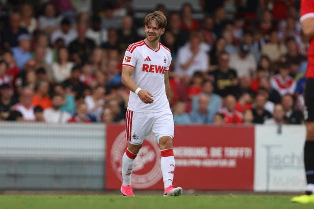 Jan Thielmann (1. FC Köln) schaut waehrend des Testspiels zwischen 1.FC Köln und FC Rheinsüd Köln, Suedstadion am 18. July 2026 in Köln, Deutschland. (Foto von Oliver Kaelke DeFodi Images) +++ Jan Thielmann (1. FC Köln) looks on during the friendly match between 1.FC Köln and FC Rheindsüd Köln at Suedstadion on July 18, 2026 in Cologne, Germany. (Photo by Oliver Kaelke DeFodi Images) (Photo by Oliver Kaelke DeFodi Images) - *** Jan Thielmann of 1 FC Köln watches during the friendly match between 1 FC Köln and FC Rheinsüd Köln, Suedstadion on July 18, 2026, in Cologne, Germany. Photo by Oliver Kaelke, DeFodi Images. Jan Thielmann of 1 FC Köln looks on during the friendly match between 1 FC Köln and FC Rheinsüd Köln at Suedstadion on July 18, 2026 in Cologne, Germany Photo by Oliver Kaelke DeFodi Images Photo by Oliver Kaelke DeFodi Images