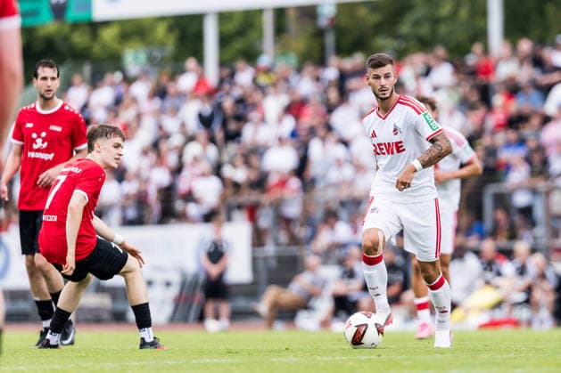 COLOGNE, GERMANY - JULY 18: Tom Krauss (Krauß, 1. FC Koeln, 5) controls the ball during the first friendly game of season 2026 27 between 1. FC Koeln vs FC Rheinsued Koeln at Suedstadion on July 18, 2026 in Cologne, Germany. North Rhine Westphalia Germany Copyright: xSteffiexWunderlx