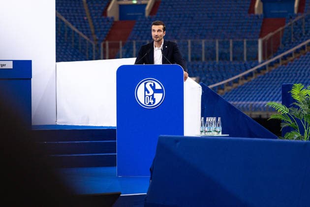 18.07.2026, Mitgliederversammlung 2026 des FC Schalke 04 in der Veltins Arena. Vorstandsvorsitzender Matthias Tillmann (FC Schalke 04). Gelsenkirchen Veltins Arena NRW Deutschland xRHR-FOTO DEx *** July 18, 2026, FC Schalke 04 2026 General Meeting at the Veltins Arena; Chairman of the Board Matthias Tillmann; FC Schalke 04; Gelsenkirchen; Veltins Arena; North Rhine-Westphalia; Germany; xRHR; PHOTO: DEx Copyright: DennisxEwert RHR-FOTOx RHR-FOTO DE