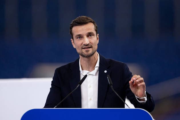 18.07.2026, Mitgliederversammlung 2026 des FC Schalke 04 in der Veltins Arena. Vorstandsvorsitzender Matthias Tillmann (FC Schalke 04). Gelsenkirchen Veltins Arena NRW Deutschland xRHR-FOTO DEx *** July 18, 2026, FC Schalke 04 2026 General Meeting at the Veltins Arena; Chairman of the Board Matthias Tillmann; FC Schalke 04; Gelsenkirchen; Veltins Arena; North Rhine-Westphalia; Germany; xRHR; PHOTO: DEx Copyright: DennisxEwert RHR-FOTOx RHR-FOTO DE
