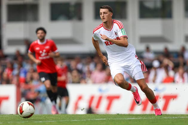 Malek El Mala (1. FC Köln) schaut waehrend des Testspiels zwischen 1.FC Köln und FC Rheinsüd Köln, Suedstadion am 18. July 2026 in Köln, Deutschland. (Foto von Oliver Kaelke DeFodi Images) +++ Malek El Mala (1. FC Köln) looks on during the friendly match between 1.FC Köln and FC Rheindsüd Köln at Suedstadion on July 18, 2026 in Cologne, Germany. (Photo by Oliver Kaelke DeFodi Images) (Photo by Oliver Kaelke DeFodi Images) - *** Malek El Mala of 1 FC Köln watches during the friendly match between 1 FC Köln and FC Rheinsüd Köln, Suedstadion on July 18, 2026, in Cologne, Germany. Photo by Oliver Kaelke, DeFodi Images. Malek El Mala of 1 FC Köln looks on during the friendly match between 1 FC Köln and FC Rheinsüd Köln at Suedstadion on July 18, 2026 in Cologne, Germany Photo by Oliver Kaelke DeFodi Images Photo by Oliver Kaelke DeFodi Images