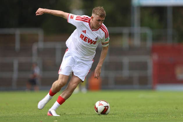 Isak Johannesson (1. FC Köln) in Aktion, am Ball, Einzelaktion waehrend des Testspiels zwischen 1.FC Köln und FC Rheinsüd Köln, Suedstadion am 18. July 2026 in Köln, Deutschland. (Foto von Oliver Kaelke DeFodi Images) +++ Isak Johannesson (1. FC Köln) controls the ball during the friendly match between 1.FC Köln and FC Rheindsüd Köln at Suedstadion on July 18, 2026 in Cologne, Germany. (Photo by Oliver Kaelke DeFodi Images) (Photo by Oliver Kaelke DeFodi Images) - *** Isak Johannesson of 1 FC Köln in action, on the ball, making a solo run during the friendly match between 1 FC Köln and FC Rheinsüd Köln, Suedstadion on July 18, 2026, in Cologne, Germany. Photo by Oliver Kaelke, DeFodi Images. Isak Johannesson of 1 FC Köln controls the ball during the friendly match between 1 FC Köln and FC Rheinsüd Köln at Suedstadion on July 18, 2026 in Cologne, Germany Photo by Oliver Kaelke DeFodi Images Photo by Oliver Kaelke DeFodi Images