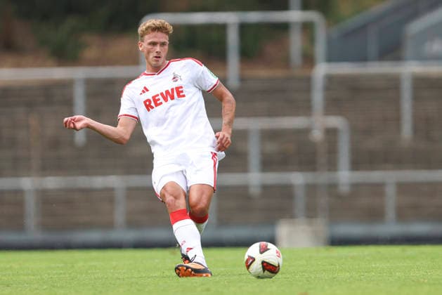 Sebastian Sebulonsen (1. FC Köln) in Aktion, am Ball, Einzelaktion waehrend des Testspiels zwischen 1.FC Köln und FC Rheinsüd Köln, Suedstadion am 18. July 2026 in Köln, Deutschland. (Foto von Oliver Kaelke DeFodi Images) +++ Sebastian Sebulonsen (1. FC Köln) controls the ball during the friendly match between 1.FC Köln and FC Rheindsüd Köln at Suedstadion on July 18, 2026 in Cologne, Germany. (Photo by Oliver Kaelke DeFodi Images) (Photo by Oliver Kaelke DeFodi Images) - *** Sebastian Sebulonsen of 1 FC Köln in action, on the ball, making a solo run during the friendly match between 1 FC Köln and FC Rheinsüd Köln, Suedstadion on July 18, 2026, in Cologne, Germany. Photo by Oliver Kaelke, DeFodi Images. Sebastian Sebulonsen of 1 FC Köln controls the ball during the friendly match between 1 FC Köln and FC Rheinsüd Köln at Suedstadion on July 18, 2026 in Cologne, Germany Photo by Oliver Kaelke DeFodi Images Photo by Oliver Kaelke DeFodi Images