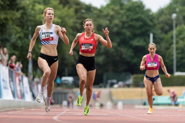 LEVERKUSEN, GERMANY - JULY 18, 2026 : Matilda Palm (GER Tus Koeln rrh.), Nele Moos (GER TSV Bayer 04 Leverkusen) competing in the 100m during the Para Heimspiel 7.0 at Fritz Jacobi Sports Complex on July 18, 2026 in Leverkusen, Germany. Northrhine-Westphalia Germany Copyright: xAxelxKohringx