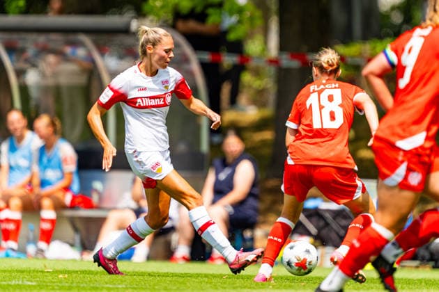 Testspiel: VfB Stuttgart vs. 1. FSV Mainz 05; 18.07.2026 Stuttgart, GERMANY - 18. July 2027: Jana Beuschlein (VfB Stuttgart, 20) während dem Testspiel zwischen dem VfB Stuttgart und dem 1. FSV Mainz 05 auf dem Sportgelände des Clubzentrum des VfB Stuttgart. *** Friendly Match: VfB Stuttgart vs. 1. FSV Mainz 05, July 18, 2026, Stuttgart, GERMANY July 18, 2027 Jana Beuschlein VfB Stuttgart, 20, during the friendly match between VfB Stuttgart and 1 FSV Mainz 05 at the sports complex of the VfB Stuttgart Club Center Copyright: xBEAUTIFULxSPORTS Steinx