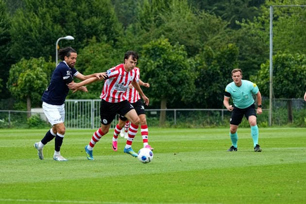 Friendly: Sparta Rotterdam v SV Meppen Delden - Nokkvi Thorisson of Sparta Rotterdam, Referee Tim Visser during a friendly in preparation of the 2026 2027 season. The match is set between Sparta Rotterdam and SV Meppen at Aparthotel Delden on 18 July 2026 in Delden, The Netherlands. (Hero Images Carlo Bruil) Copyright: xCarloxBruilx