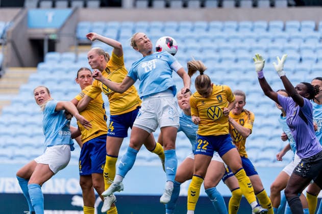 Sport Bilder des Tages 260718 Malmö FFs Mia Persson, Brondbys Anisa Saini och Tilde Lindwall under träningsmatchen mellan Malmö FF och Brondby den 18 juli 2026 i Malmö. *** July 18, 2026: Malmö FF s Mia Persson, Brøndby s Anisa Saini, and Tilde Lindwall during the exhibition match between Malmö FF and Brøndby on July 18, 2026, in Malmö  Copyright: CHRISTIANxÖRNBERG BB260718CO003