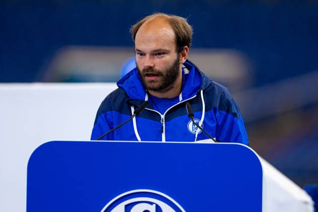 18.07.2026, Mitgliederversammlung 2026 des FC Schalke 04 in der Veltins Arena. Mitglieder haben die Möglichkeit einer Wortmeldung. Gelsenkirchen Veltins Arena NRW Deutschland xRHR-FOTO DEx *** July 18, 2026, FC Schalke 04 s 2026 General Meeting at the Veltins Arena; members have the opportunity to speak Gelsenkirchen Veltins Arena North Rhine-Westphalia Germany xRHR PHOTO DEx Copyright: DennisxEwert RHR-FOTOx RHR-FOTO DE