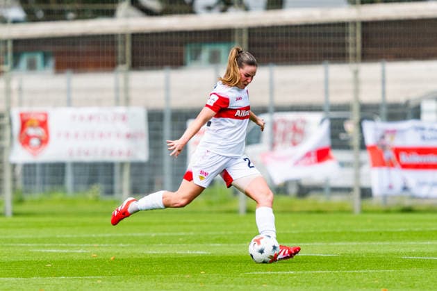 Testspiel: VfB Stuttgart vs. 1. FSV Mainz 05; 18.07.2026 Stuttgart, GERMANY - 18. July 2027: Adriana AchciÅ ska (VfB Stuttgart, 22) während dem Testspiel zwischen dem VfB Stuttgart und dem 1. FSV Mainz 05 auf dem Sportgelände des Clubzentrum des VfB Stuttgart. *** Friendly Match: VfB Stuttgart vs. 1. FSV Mainz 05, July 18, 2026, Stuttgart, GERMANY July 18, 2027 Adriana AchciÅ ska VfB Stuttgart, 22, during the friendly match between VfB Stuttgart and 1 FSV Mainz 05 at the sports complex of the VfB Stuttgart Club Center Copyright: xBEAUTIFULxSPORTS Steinx
