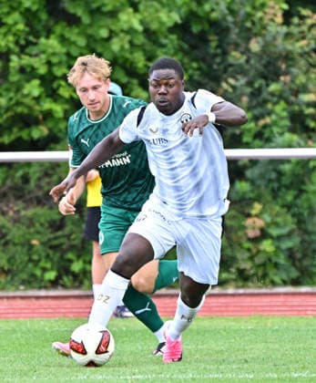 18.07.2026 - Fussball - Saison 2026 2027 - Testspiel Freundschaftsspiel Vorbereitungsspiel - SpVgg Greuther Fürth ( Kleeblatt ) - FC Zürich - Sportfoto Zink MeZi - xmexzix - regulations prohibit any use of photographs as image sequences and or quasi-video - only for editorial use - Umeh Emmanuel (11, FC Zürich ) vor Jannik Dehm ( 23, SpVgg Greuther Fürth ) *** July 18, 2026 Soccer Season 2026–2027 Exhibition Match Friendly Match Preseason Match SpVgg Greuther Fürth Kleeblatt FC Zurich Sports Photo Zink MeZi xmexzix Regulations prohibit any use of photographs as image sequences and or quasi-video; for editorial use only Umeh Emmanuel 11, FC Zurich, in front of Jannik Dehm 23, SpVgg Greuther Fürth