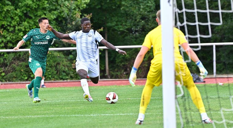 18.07.2026 - Fussball - Saison 2026 2027 - Testspiel Freundschaftsspiel Vorbereitungsspiel - SpVgg Greuther Fürth ( Kleeblatt ) - FC Zürich - Sportfoto Zink MeZi - xmexzix - regulations prohibit any use of photographs as image sequences and or quasi-video - only for editorial use - Shinta Appelkamp (8, SpVgg Greuther Fürth ) Umeh Emmanuel (11, FC Zürich ) *** July 18, 2026 Soccer Season 2026–2027 Exhibition Match Friendly Match Preseason Match SpVgg Greuther Fürth Kleeblatt FC Zurich Sports Photo Zink MeZi xmexzix Regulations prohibit any use of photographs as image sequences and or quasi-video; for editorial use only Shinta Appelkamp 8, SpVgg Greuther Fürth Umeh Emmanuel 11, FC Zurich