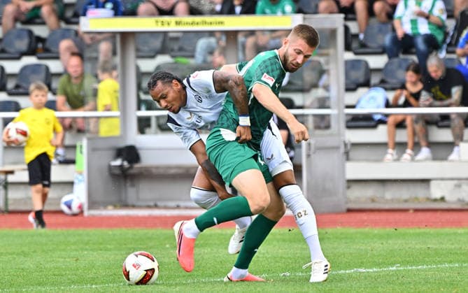 18.07.2026 - Fussball - Saison 2026 2027 - Testspiel Freundschaftsspiel Vorbereitungsspiel - SpVgg Greuther Fürth ( Kleeblatt ) - FC Zürich - Sportfoto Zink MeZi - xmexzix - regulations prohibit any use of photographs as image sequences and or quasi-video - only for editorial use - Juan Jose Perea Mendoza (9, FC Zürich ) Doni Edon Arifi (28, SpVgg Greuther Fürth, rechts ) *** July 18, 2026 Soccer Season 2026–2027 Exhibition Match Friendly Match Preseason Match SpVgg Greuther Fürth Kleeblatt FC Zurich Sports Photo Zink MeZi xmexzix Regulations prohibit any use of photographs as image sequences and or quasi-video; for editorial use only Juan Jose Perea Mendoza 9, FC Zurich; Doni Edon Arifi 28, SpVgg Greuther Fürth, on the right