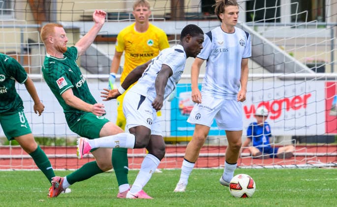 18.07.2026 - Fussball - Saison 2026 2027 - Testspiel Freundschaftsspiel Vorbereitungsspiel - SpVgg Greuther Fürth ( Kleeblatt ) - FC Zürich - Sportfoto Zink - xwoxzix - regulations prohibit any use of photographs as image sequences and or quasi-video - only for editorial use - Paul Will (13, SpVgg Greuther Fürth ) Umeh Emmanuel (11, FC Zürich ) *** July 18, 2026 Soccer Season 2026–2027 Exhibition Match Friendly Match Preseason Match SpVgg Greuther Fürth Kleeblatt FC Zurich Sports Photo Zink xwoxzix Regulations prohibit any use of photographs as image sequences and or quasi-video; for editorial use only. Paul Will 13, SpVgg Greuther Fürth Umeh Emmanuel 11, FC Zurich