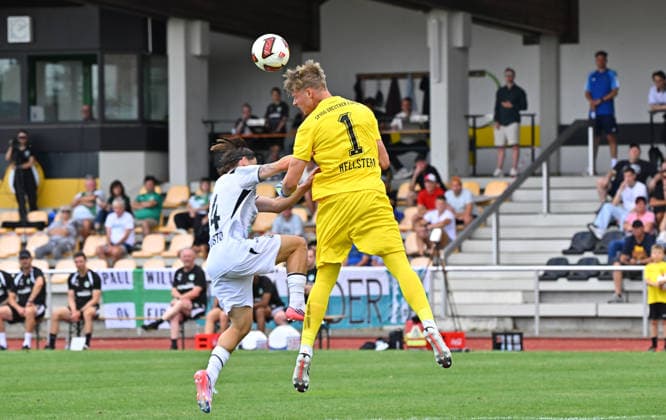 18.07.2026 - Fussball - Saison 2026 2027 - Testspiel Freundschaftsspiel Vorbereitungsspiel - SpVgg Greuther Fürth ( Kleeblatt ) - FC Zürich - Sportfoto Zink MeZi - xmexzix - regulations prohibit any use of photographs as image sequences and or quasi-video - only for editorial use - Nevio Di Giusto (14, FC Zürich ) Florian Hellstern (1, SpVgg Greuther Fürth, rechts ) *** July 18, 2026 Soccer Season 2026–2027 Exhibition Match Friendly Match Preseason Match SpVgg Greuther Fürth Kleeblatt FC Zurich Sports Photo Zink MeZi xmexzix Regulations prohibit any use of photographs as image sequences and or quasi-video; for editorial use only Nevio Di Giusto 14, FC Zurich; Florian Hellstern 1, SpVgg Greuther Fürth, right