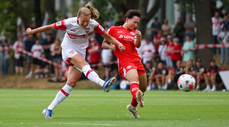 2026.07.18, Deutschland, Stuttgart, Fußball VfB Stuttgart Frauen vs. 1. FSV Mainz, v.l. Maximiliane Rall (VfB), Emma Junold (Mainz) *** July 18, 2026, Germany, Stuttgart, Soccer: VfB Stuttgart Women vs. 1. FSV Mainz; from left: Maximiliane Rall (VfB), Emma Junold (Mainz)