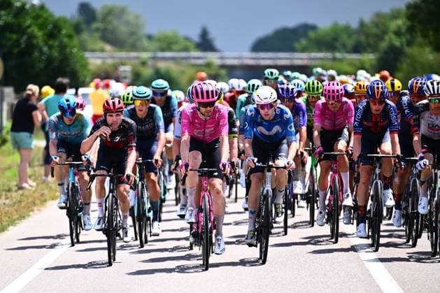 Tour de France 2026 Stage 14 LE MARKSTEIN, FRANCE - JULY 18 : Asgreen Kasper (DEN) of EF Education EasyPost in the peloton during stage 14 of the 113rd edition of Tour de France an UCI World Tour 2.UWT cycling road race stage for Men Elite of 155 km with start in Mulhouse and finish in Le Markstein on July 18, 2026 in Le Markstein, France, 18 07 2026 ( Motordriver Kurt Vandenborre - Le Markstein France  Copyright: xGvgx