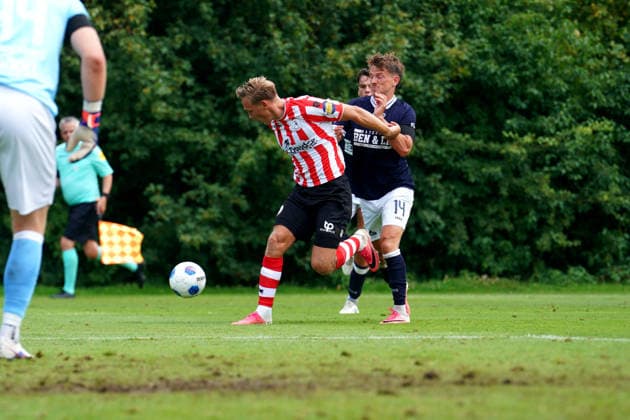 Friendly: Sparta Rotterdam v SV Meppen Delden - Julian Baas of Sparta Rotterdam, Ayoni Santos of Sparta Rotterdam during a friendly in preparation of the 2026 2027 season. The match is set between Sparta Rotterdam and SV Meppen at Aparthotel Delden on 18 July 2026 in Delden, The Netherlands. (Hero Images Carlo Bruil) Copyright: xCarloxBruilx