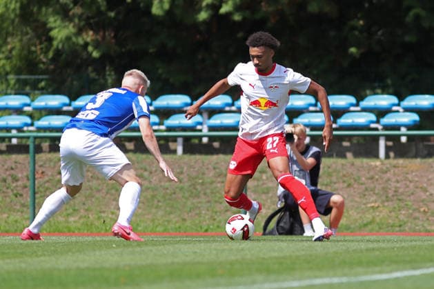 Testspiel: RB Leipzig - VSG Altglienicke, 18.07.26 Tidiam Gomis (27, RB Leipzig). Fußball, Saison-Vorbereitung 2026 2027, Testspiel: RB Leipzig (1. Bundesliga) vs. VSG Altglienicke Berlin (Regionalliga Nordost) am 18.07.26 im Stadion am Bad, Markranstädt. *** Friendly Match: RB Leipzig vs. VSG Altglienicke, July 18, 2026 – Tidiam Gomis 27, RB Leipzig Soccer, 2026–2027 Preseason, Friendly Match: RB Leipzig (1. Bundesliga) vs. VSG Altglienicke (Berlin Regionalliga Nordost) on July 18, 2026, at Stadion am Bad, Markranstädt Copyright: xBEAUTIFULxSPORTS JanxKaeferx