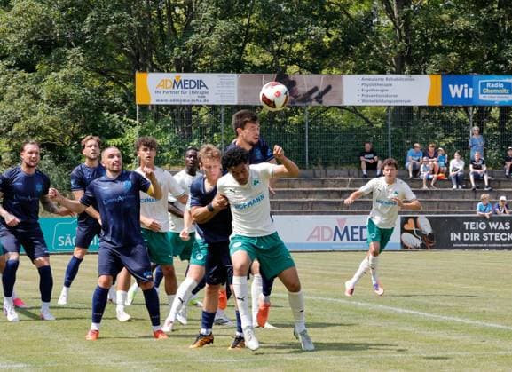 CFC vs Greuther Fürth U23 18.07.2026 Chemnitz, Stadion an der Irkutsker Straße, Fussball, Regionalliga Nordost, , Testspiel , CFC, CFC vs Greuther Fürth U23 Roman Eppendorfer beim Kopfball Chemnitz Sachsen BRD *** CFC vs. Greuther Fürth U23, July 18, 2026, Chemnitz, Stadion an der Irkutsker Straße, Sports, Soccer, Northeast Regional League, , Friendly Match, CFC, CFC vs. Greuther Fürth U23: Roman Eppendorfer heading the ball in Chemnitz, Saxony, Germany