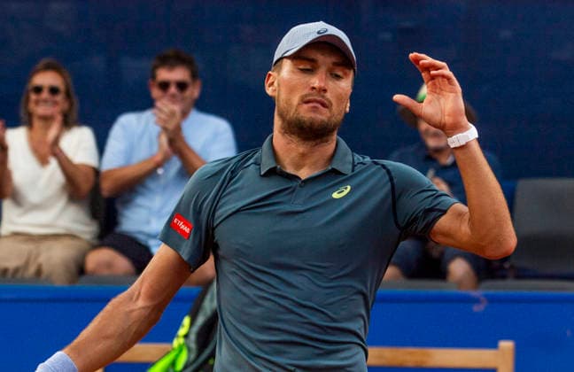 July 18, 2026, Gstaad, Bern, Switzerland: Gstaad Switzerland, 07 18 2026: RAPHAEL COLLIGNON of Belgium celebrates and the community, and thanks the public for the victory during semi-finals of EFG Swiss Open Gstaad ATP, Tennis Herren 250,Tennis Herren 250, which is known as the Swiss Gstaad Open and took place at Roy Emerson Arena in Gstaad, which is located in the famous ski resort of Gstaad and which is located in the Bernese Oberland..RAPHAEL COLLIGNON won 1-7; 7-6; 7-5. Tennis 2026: Swiss Open  - ZUMAd206 20260718_zip_d206_034 Copyright: xEricxDubostx