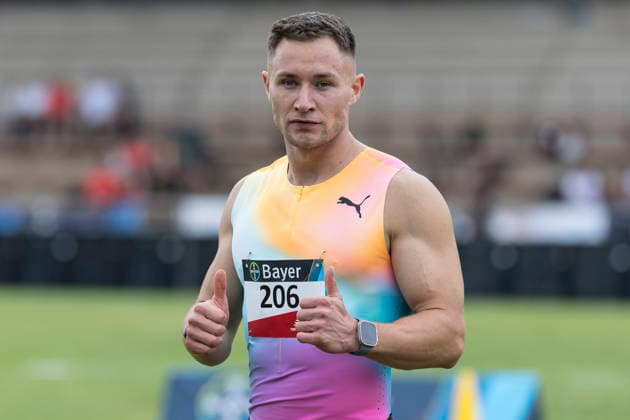 LEVERKUSEN, GERMANY - JULY 18, 2026 : Felix Streng (GER Sprintteam Wetzlar) with thumbs up after the 100m during the Para Heimspiel 7.0 at Fritz Jacobi Sports Complex on July 18, 2026 in Leverkusen, Germany. Northrhine-Westphalia Germany Copyright: xAxelxKohringx