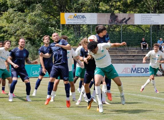 CFC vs Greuther Fürth U23 18.07.2026 Chemnitz, Stadion an der Irkutsker Straße, Fussball, Regionalliga Nordost, , Testspiel , CFC, CFC vs Greuther Fürth U23 Beide Mannschaften kämpfen um den Ball Chemnitz Sachsen BRD *** CFC vs. Greuther Fürth U23, July 18, 2026, Chemnitz, Stadion an der Irkutsker Straße, Sports, Soccer, Northeast Regional League, , Friendly Match, CFC, CFC vs. Greuther Fürth U23, Both teams battle for the ball, Chemnitz, Saxony, Germany