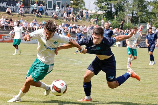 CFC vs Greuther Fürth U23 18.07.2026 Chemnitz, Stadion an der Irkutsker Straße, Fussball, Regionalliga Nordost, , Testspiel , CFC, CFC vs Greuther Fürth U23 vlnr: Alexander Leuthard und Roman Eppendorfer Chemnitz Sachsen BRD *** CFC vs. Greuther Fürth U23, July 18, 2026, Chemnitz, Stadion an der Irkutsker Straße, Sports, Soccer, Regionalliga Nordost, , Friendly Match, CFC, CFC vs. Greuther Fürth U23 (from left to right): Alexander Leuthard and Roman Eppendorfer, Chemnitz, Saxony, Germany