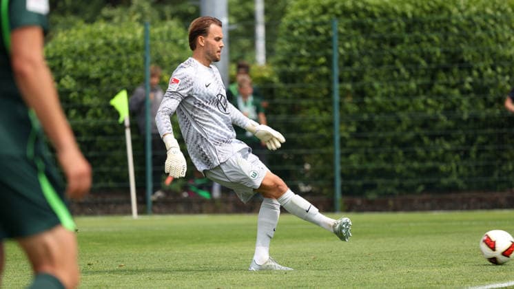 VfL vs Verl, Testspiel Wolfsburg, 18.07.2026, Fußball, Herren, Saison 2026 2027, 2. BL, VfL Wolfsburg vs SC Verl, Testspiel, Torwart Timon Wellenreuther (VfL Wolfsburg) Niedersachsen Deutschland *** VfL vs. Verl, Friendly Match, Wolfsburg, July 18, 2026, Soccer, Men s, 2026–2027 Season, 2. Bundesliga, VfL Wolfsburg vs. SC Verl, Friendly Match, Goalkeeper Timon Wellenreuther, VfL Wolfsburg, Lower Saxony, Germany
