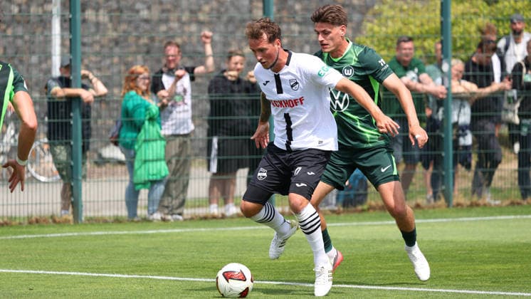 VfL vs Verl, Testspiel Wolfsburg, 18.07.2026, Fußball, Herren, Saison 2026 2027, 2. BL, VfL Wolfsburg vs SC Verl, Testspiel, Joakim Maehle (VfL Wolfsburg) Niedersachsen Deutschland *** VfL vs. Verl, Friendly Match, Wolfsburg, July 18, 2026, Soccer, Men s, 2026–2027 Season, 2. Bundesliga, VfL Wolfsburg vs. SC Verl, Friendly Match, Joakim Maehle, VfL Wolfsburg, Lower Saxony, Germany