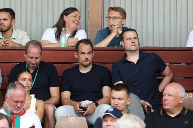 Geschaeftsfuehrer Finanzen Michael Stroell (FC Augsburg), Kaderplaner Marc Lettau (FC Augsburg), FC Augsburg vs. BFV-Schwaben-Auswahl, Fussball, 1. Bundesliga, Testspiel, Saison 2026 27, 18.07.2026 Augsburg Bayern Deutschland *** Michael Stroell, Chief Financial Officer, FC Augsburg; Marc Lettau, Squad Planner, FC Augsburg; FC Augsburg vs. BFV Schwaben Select Team; Soccer; Bundesliga 1; Friendly Match; 2026–27 Season; July 18, 2026; Augsburg, Bavaria, Germany Copyright: xkolbert-press ChristianxKolbertx