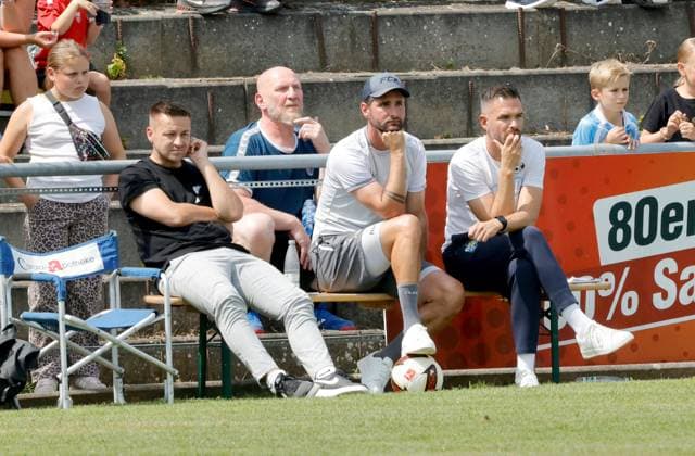 CFC vs Greuther Fürth U23 18.07.2026 Chemnitz, Stadion an der Irkutsker Straße, Fussball, Regionalliga Nordost, , Testspiel , CFC, CFC vs Greuther Fürth U23 vlnr: Geschäftsführer Tommy Haeder, Co- Trainer Niklas Hoheneder und Cheftrainer Benjamin Duda Chemnitz Sachsen BRD *** CFC vs. Greuther Fürth U23, July 18, 2026, Chemnitz, Stadion an der Irkutsker Straße, Sports, Soccer, Northeast Regional League, , Friendly Match, CFC, CFC vs. Greuther Fürth U23 (from left to right): Managing Director Tommy Haeder, Assistant Coach Niklas Hoheneder, and Head Coach Benjamin Duda, Chemnitz, Saxony, Germany