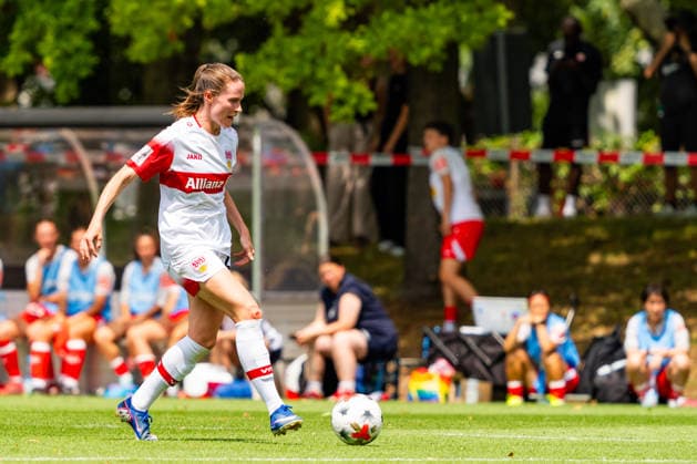 Testspiel: VfB Stuttgart vs. 1. FSV Mainz 05; 18.07.2026 Stuttgart, GERMANY - 18. July 2027: Reena Wichmann (VfB Stuttgart, 28) während dem Testspiel zwischen dem VfB Stuttgart und dem 1. FSV Mainz 05 auf dem Sportgelände des Clubzentrum des VfB Stuttgart. *** Friendly Match: VfB Stuttgart vs. 1. FSV Mainz 05, July 18, 2026, Stuttgart, GERMANY July 18, 2027 Reena Wichmann VfB Stuttgart, 28, during the friendly match between VfB Stuttgart and 1 FSV Mainz 05 at the sports complex of the VfB Stuttgart Club Center Copyright: xBEAUTIFULxSPORTS Steinx