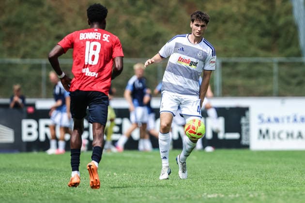 Fussball, 3.Liga Saison 2026 2027 Testspiel Bonner SC - MSV Duisburg 18.07.2026, Sportpark Nord Martin Ens (MSV Duisburg, 4) Bonn Sportpark Nord Nordrhein-Westfalen Deutschland *** Sports, Soccer, 3rd Division, 2026–2027 Season, Friendly Match: Bonner SC vs. MSV Duisburg, July 18, 2026, Sportpark Nord, Martin Ens, MSV Duisburg, 4, Bonn, Sportpark Nord, North Rhine-Westphalia, Germany