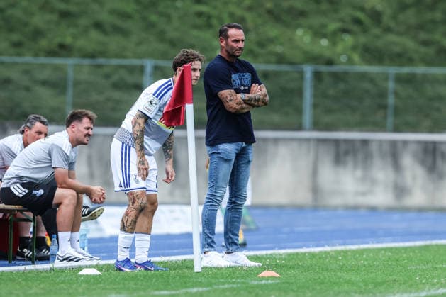 Fussball, 3.Liga Saison 2026 2027 Testspiel Bonner SC - MSV Duisburg 18.07.2026, Sportpark Nord Niklas Jessen (MSV Duisburg, 20) Dietmar Hirsch (Cheftrainer, MSV Duisburg) Bonn Sportpark Nord Nordrhein-Westfalen Deutschland *** Sports, Soccer, 3rd Division, 2026–2027 Season, Friendly Match: Bonner SC vs. MSV Duisburg, July 18, 2026, Sportpark Nord, Niklas Jessen, MSV Duisburg; Dietmar Hirsch, Head Coach, MSV Duisburg, Bonn, Sportpark Nord, North Rhine-Westphalia, Germany
