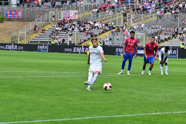 18.07.2026; Wuppertal; Fussball, Herren, Saison 2026 2027, Testspiel Wuppertaler SV vs. Borussia Moenchengladbach Tor zum 0-4; Robin Hack (Gladbach) verwandelt den Elfmeter sicher DFL regulations prohibit any use of photographs as image sequences and or quasi-video. Stadion am Zoo NRW Deutschland *** July 18, 2026 Wuppertal Soccer, Men s, 2026–2027 Season, Friendly Match: Wuppertaler SV vs. Borussia Mönchengladbach Goal to make it 0–4: Robin Hack (Gladbach) confidently converts the penalty kick. DFL regulations prohibit any use of photographs as image sequences and or quasi-video. Stadion am Zoo, North Rhine-Westphalia, Germany