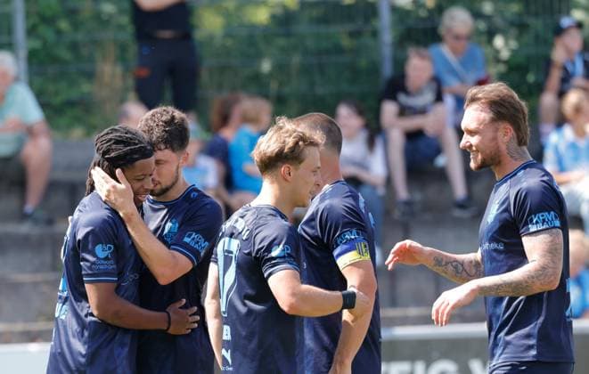 CFC vs Greuther Fürth U23 18.07.2026 Chemnitz, Stadion an der Irkutsker Straße, Fussball, Regionalliga Nordost, , Testspiel , CFC, CFC vs Greuther Fürth U23 Torjubel beim CFC nach dem Tor von Ken Tchouangua Chemnitz Sachsen BRD *** CFC vs. Greuther Fürth U23, July 18, 2026, Chemnitz, Stadion an der Irkutsker Straße, Sports, Soccer, Northeast Regional League, , Friendly Match, CFC, CFC vs. Greuther Fürth U23: CFC players celebrate after Ken Tchouangua’s goal; Chemnitz, Saxony, Germany